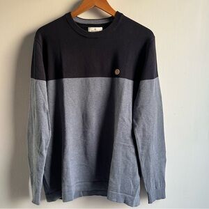 Elegant Two-Tone Crewneck Sweater for Men